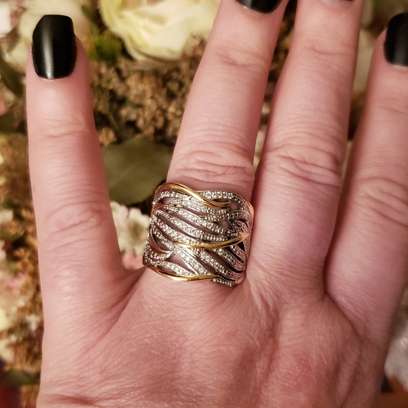 Sterling silver 925 glam ring. 2 tone .925 with Gold plating - Picture 5 of 13